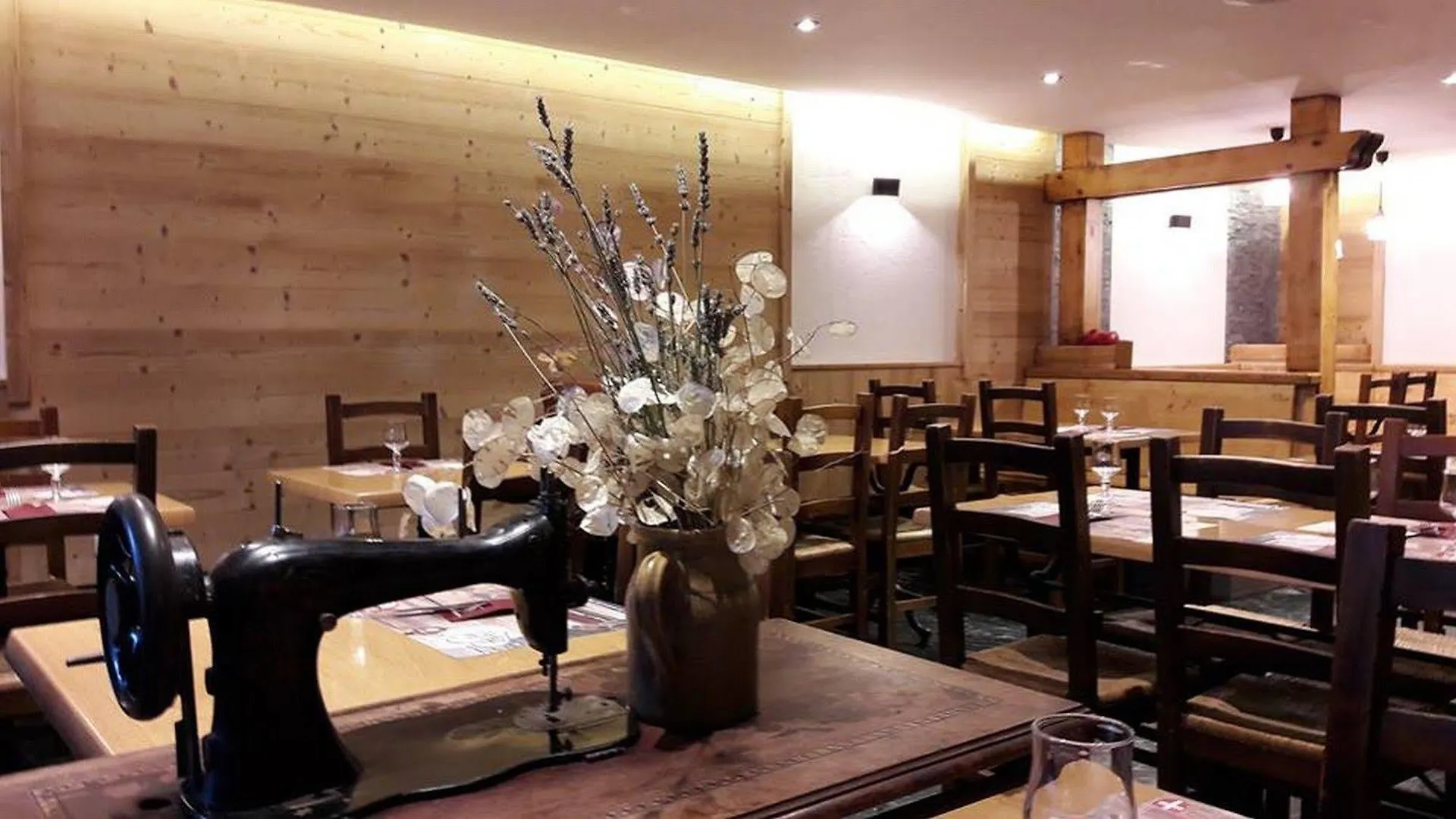 午夜酒店 通内 3*,  法国