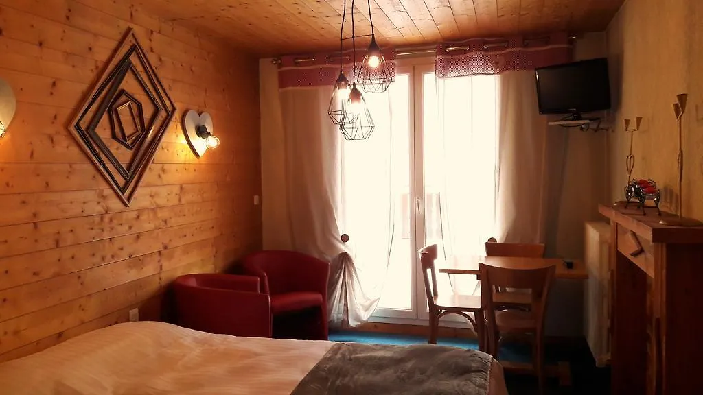 Hotel Du Midi Thones
