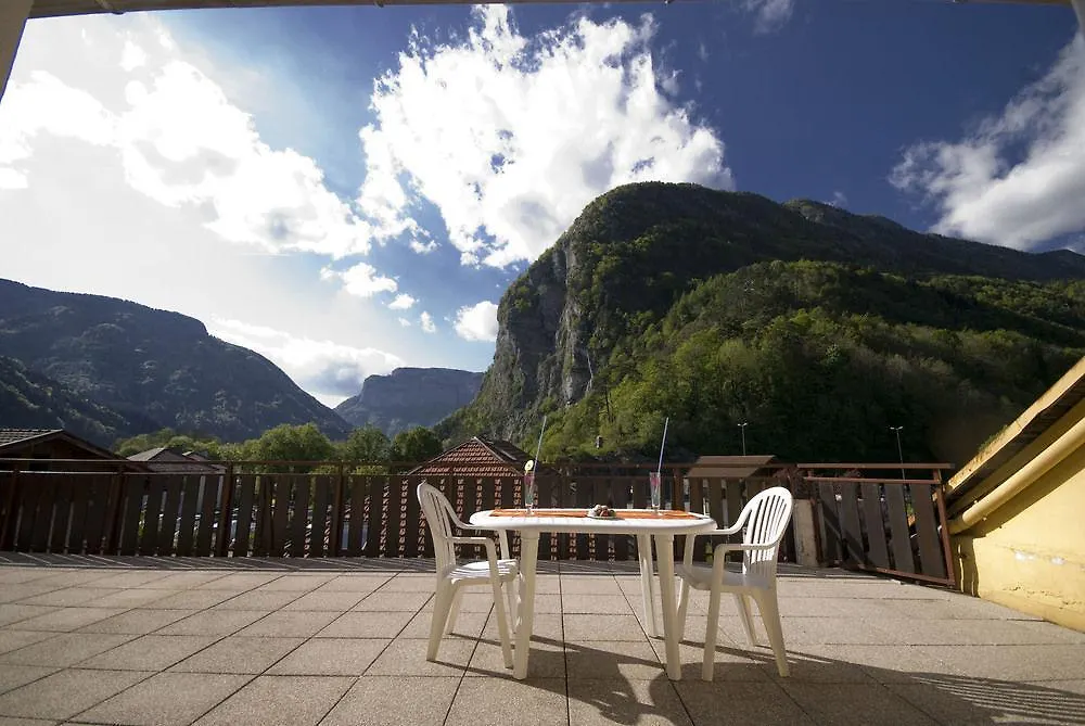 Hotel Du Midi Thones